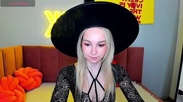 DaisyMellifluous online show from March 13, 1:51 am