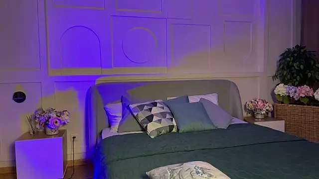  SilkyShadow  online show from February 20, 1:15 am