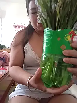 Minaa2x online show from April 4, 5:39 am