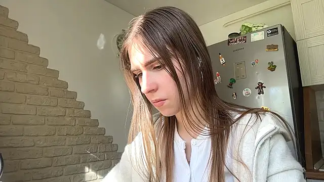 ElsieKuhlmann online show from April 23, 2:08 pm