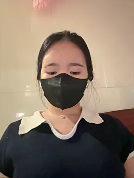 Gwen879 online show from March 24, 1:11 am