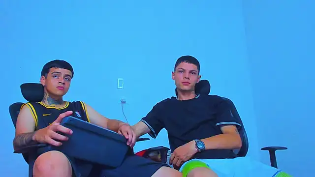 Thomas-Wil online show from April 23, 8:11 pm