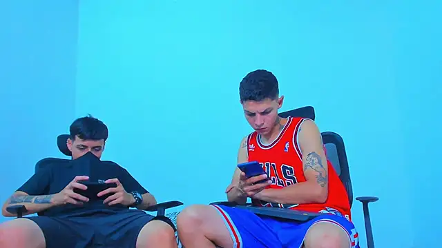 Thomas-Wil online show from July 10, 11:15 pm