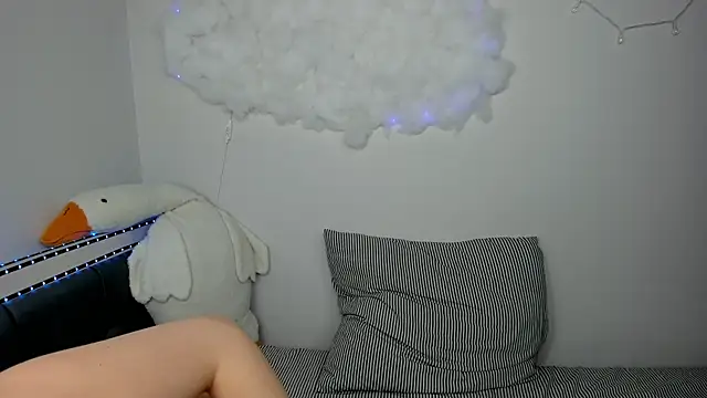 elina syui online show from February 27, 7:35 pm