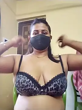 pinkihot23 online show from February 18, 9:30 am