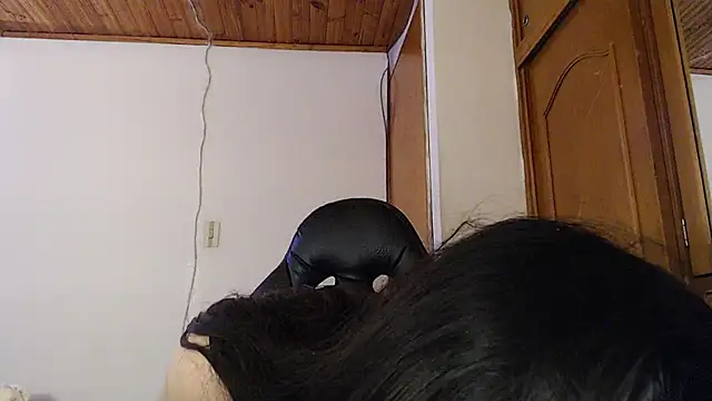 Shanel Lozano online show from April 26, 4:16 pm