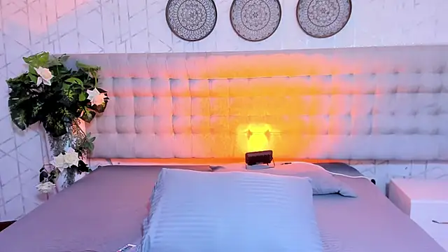 AlexiiaBrown online show from March 31, 9:15 pm