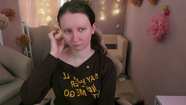 SunshineBlaze online show from April 9, 5:43 am