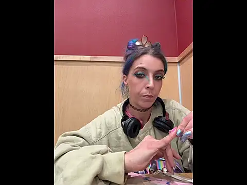 MegaTinyyy online show from June 11, 8:00 am
