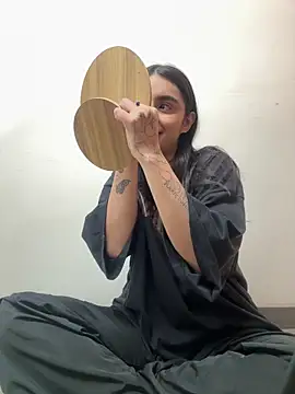 Abriil cutee online show from April 10, 4:02 pm