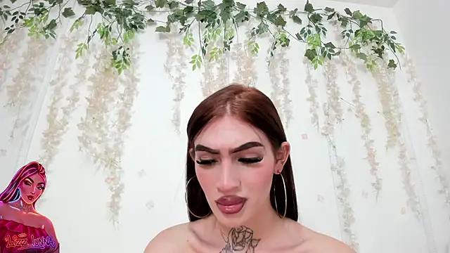 lizz lunna online show from May 15, 11:29 pm