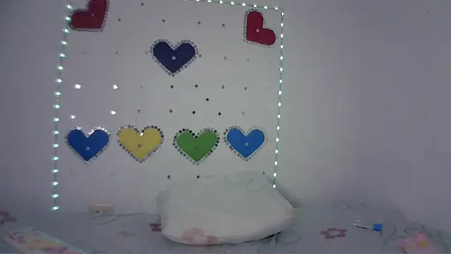 Mia Suarez7 online show from April 23, 2:52 am