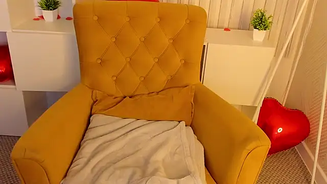 Casandra Joness online show from April 21, 6:20 am