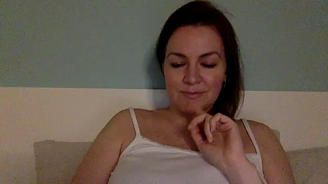 Ivoryne online show from April 11, 9:40 pm