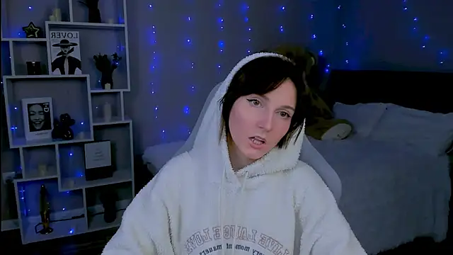 KikaOsterman online show from April 25, 8:06 am