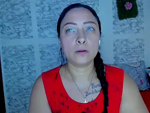 XXXStephanie XXX online show from April 21, 9:55 pm