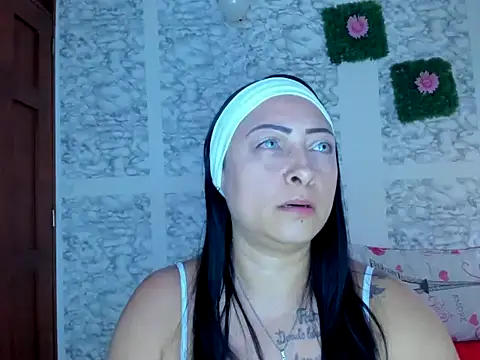 XXXStephanie XXX online show from April 22, 9:56 pm