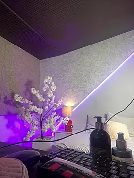 maaluh online show from April 23, 4:20 pm