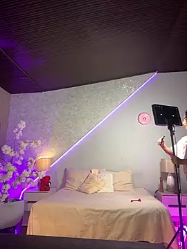 maaluh online show from April 6, 3:57 pm