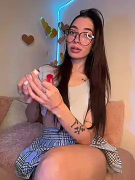 GiannaMagari online show from March 6, 9:43 pm