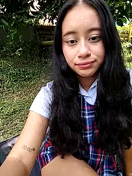 l0lita emi online show from April 24, 3:15 pm