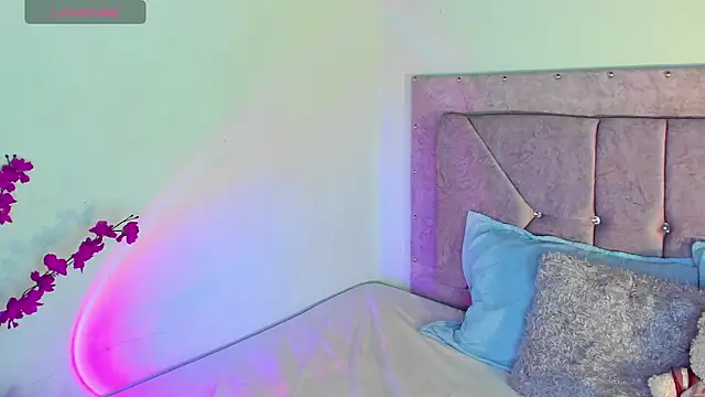 Britanny77 online show from April 25, 1:19 am