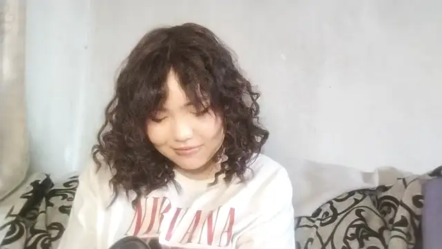 MollyAsian online show from March 8, 5:44 am