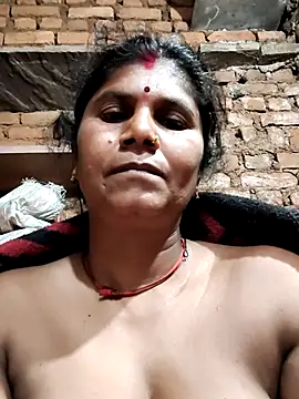 Hot di97 online show from February 8, 10:45 pm