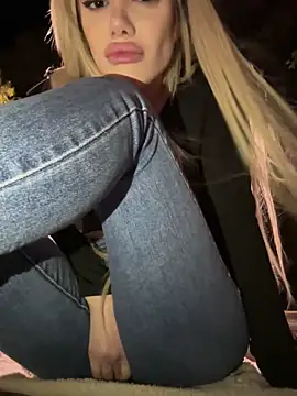 AlyssaFoxx  online show from April 22, 6:38 pm