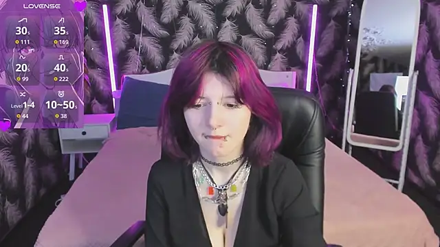 Ashley Veil online show from April 28, 9:18 pm