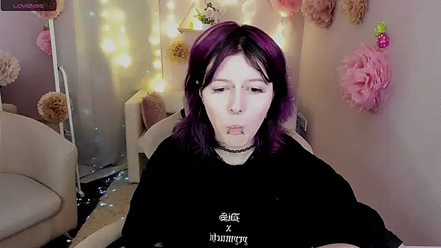 Ashley Veil online show from April 25, 9:01 pm