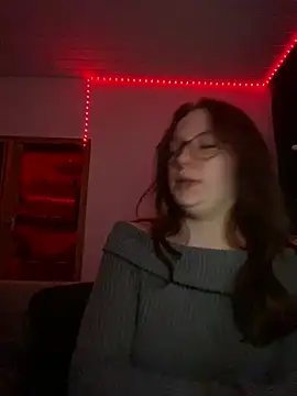 YoungLisaa18 online show from March 10, 8:13 pm