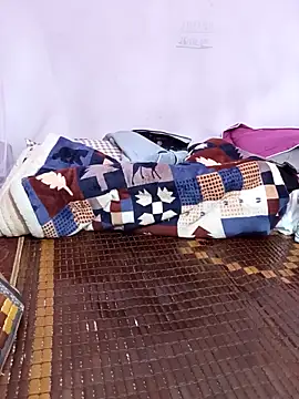 Phoebe-e online show from April 21, 7:37 am