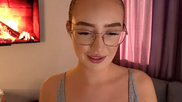 SharonAdama online show from March 8, 2:10 pm