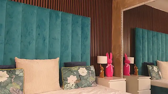 AnyaHappiness online show from April 20, 5:32 am