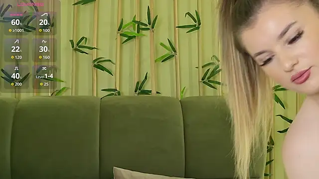 EmilyWess online show from April 26, 4:16 pm