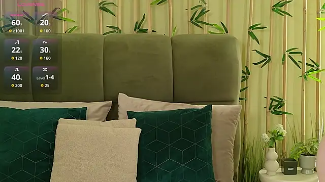 EmilyWess online show from April 20, 6:44 pm