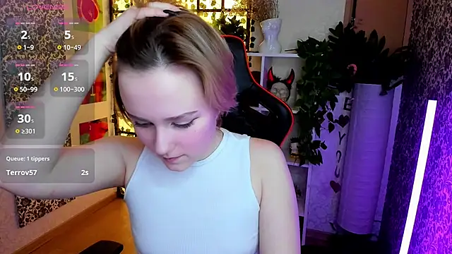 Ellie Heavenly online show from March 11, 8:29 am