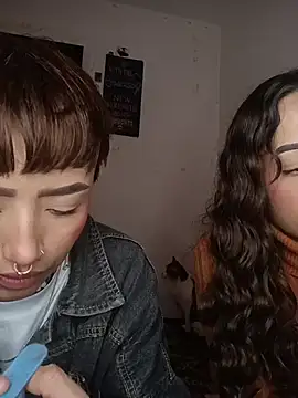 AlexxaAndRileyy online show from February 23, 10:20 pm