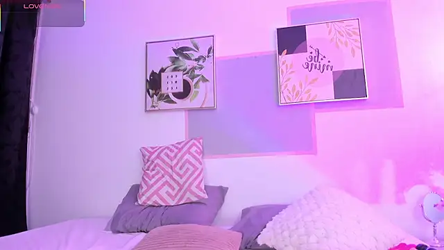 april jones05 online show from March 28, 1:10 pm