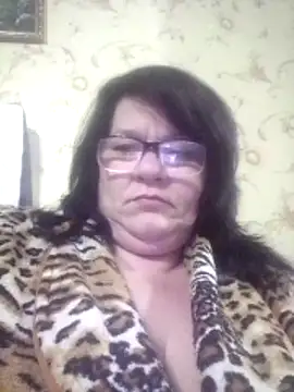 NysiOlsen online show from April 28, 6:56 pm