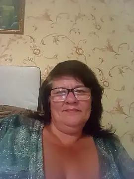 NysiOlsen online show from July 8, 2:19 pm
