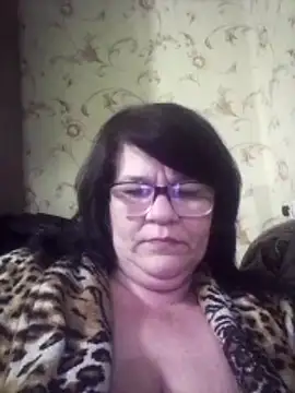 NysiOlsen online show from April 15, 8:42 pm