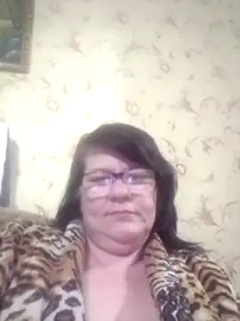 NysiOlsen online show from April 21, 4:58 pm