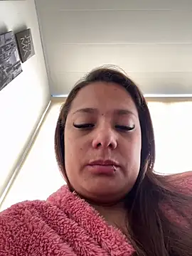 Pretty  Milf online show from April 2, 1:41 pm