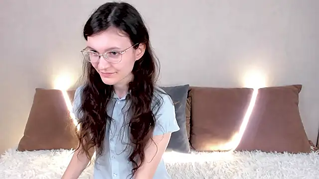 ThoraMarola online show from April 26, 4:43 am