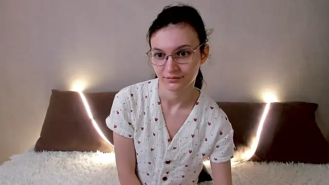 ThoraMarola online show from April 24, 4:04 am