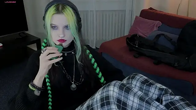 ToxicKittyy online show from March 7, 10:06 pm