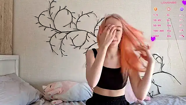 MisaMew online show from February 11, 10:39 am