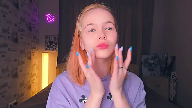 OwlLynn online show from February 19, 8:14 am